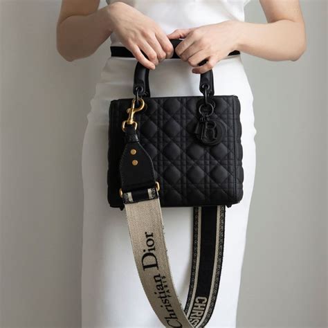 comment reconnaître un faux sac lady dior|Lady Dior bag a line.